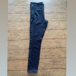 Fabletics Motion365 Trinity Leggings; Size M
